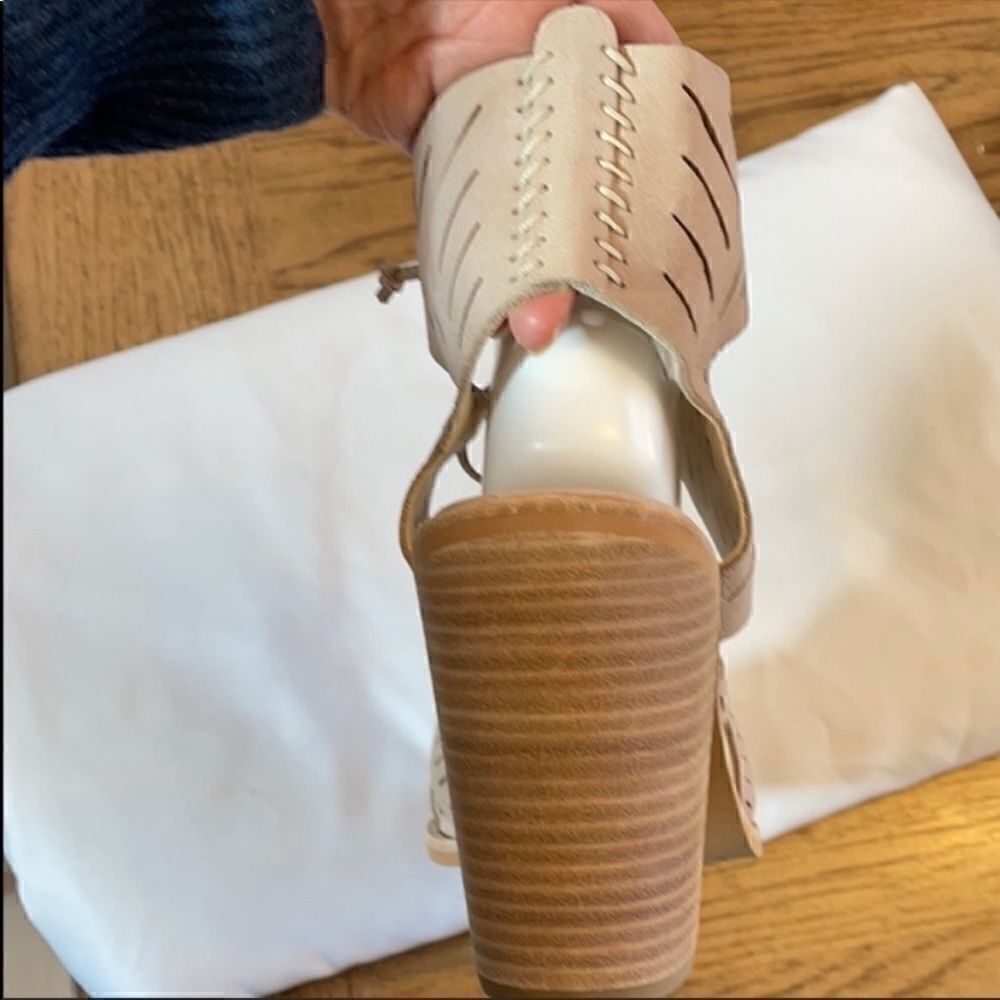 DOLCE VITA STRAPPY NUBUCK SANDALS.  NEW. - Picture 6 of 11